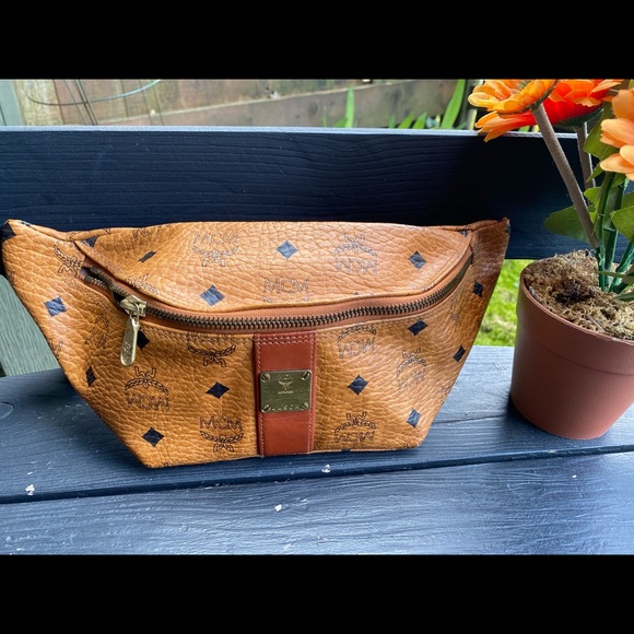 MCM Belt Bag - Picture 1 of 8